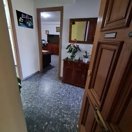 Проживание в семье Glenys *